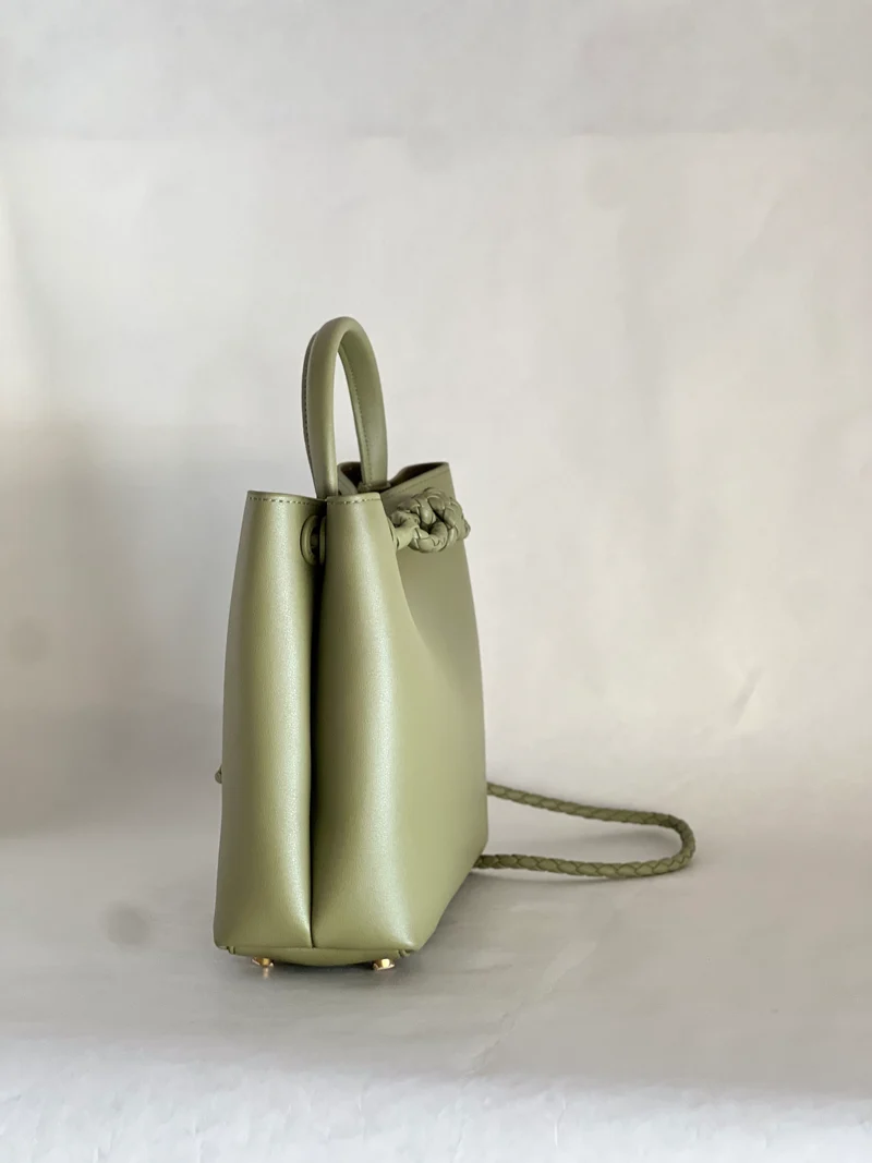 Borsa tote media in pelle intrecciata con dettagli a nodo