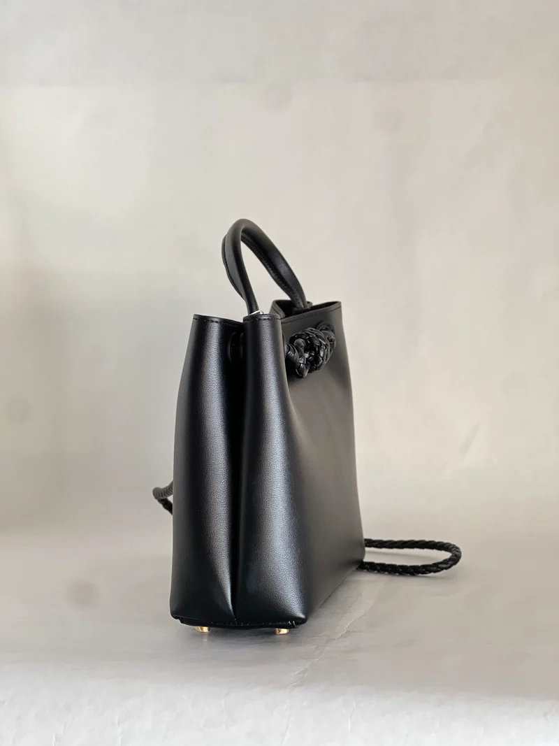 Borsa tote media in pelle intrecciata con dettagli a nodo