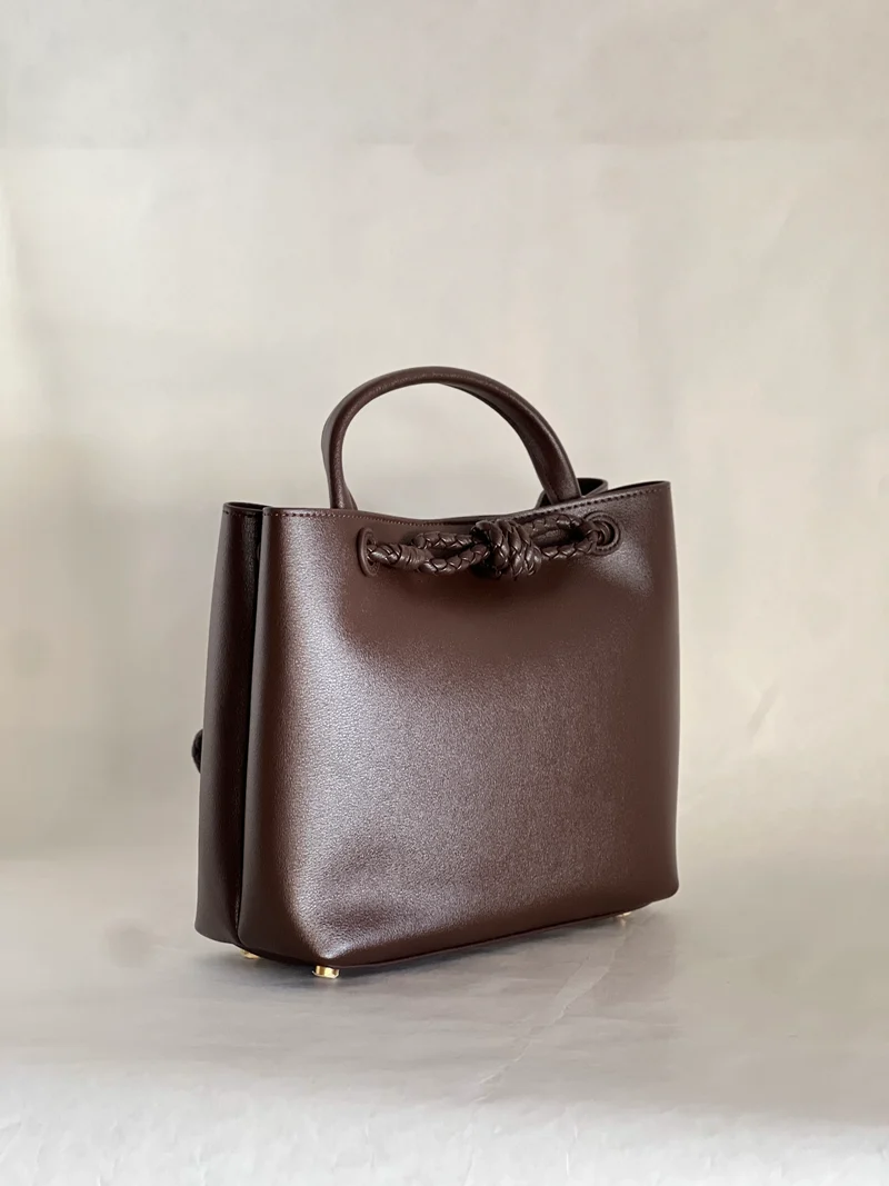 Borsa tote media in pelle intrecciata con dettagli a nodo