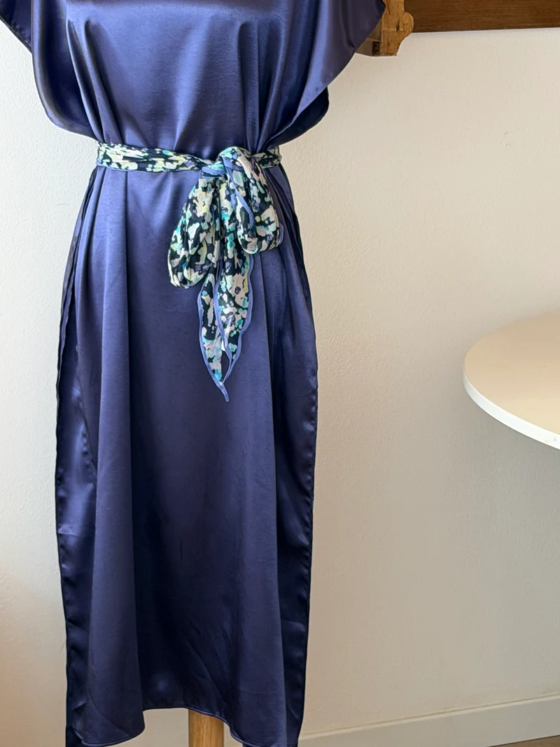 Pure Silk Batwing Dress | Abito monocolore in seta con maniche a pipistrello