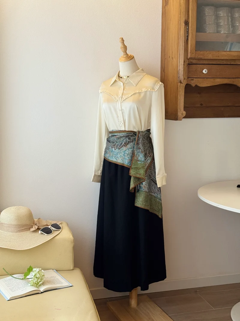 Soft Contrast Set | Top bianco con micro ruches e gonna lunga in cotone e lino