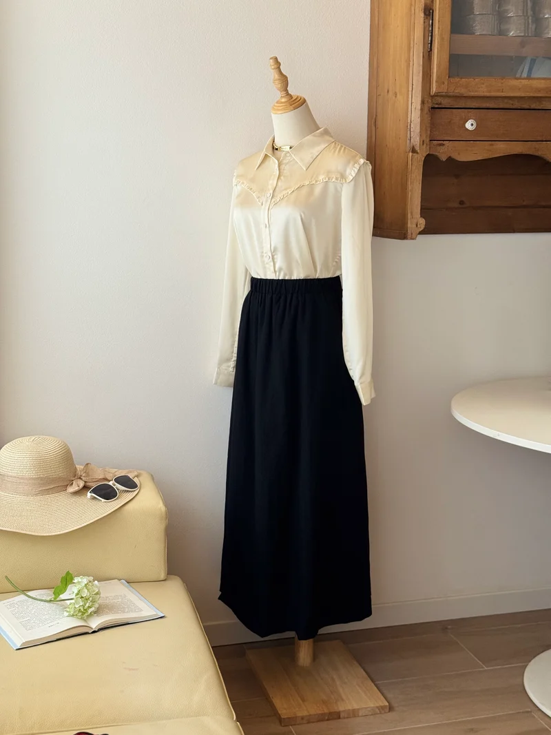 Soft Contrast Set | Top bianco con micro ruches e gonna lunga in cotone e lino