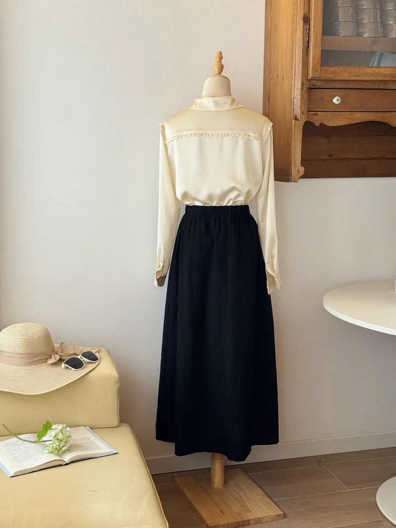Soft Contrast Set | Top bianco con micro ruches e gonna lunga in cotone e lino