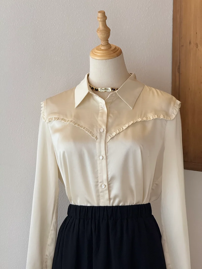 Soft Contrast Set | Top bianco con micro ruches e gonna lunga in cotone e lino
