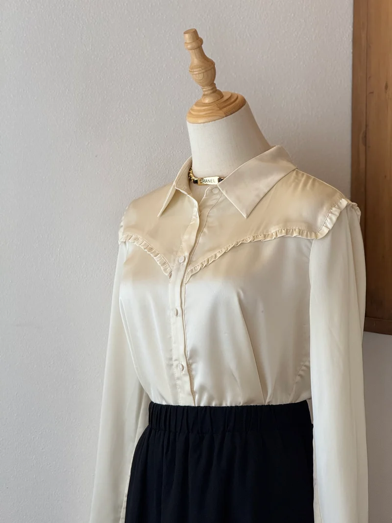 Soft Contrast Set | Top bianco con micro ruches e gonna lunga in cotone e lino