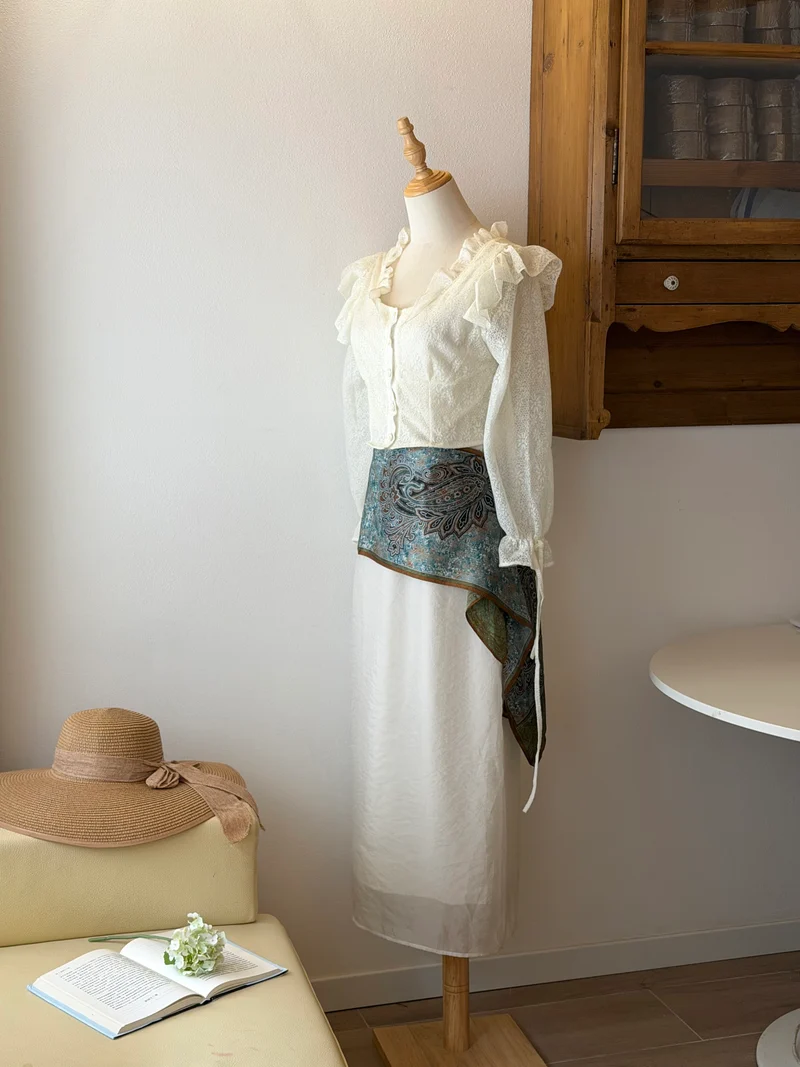 Ivory Grace Set | Camicia in pizzo e gonna in tulle