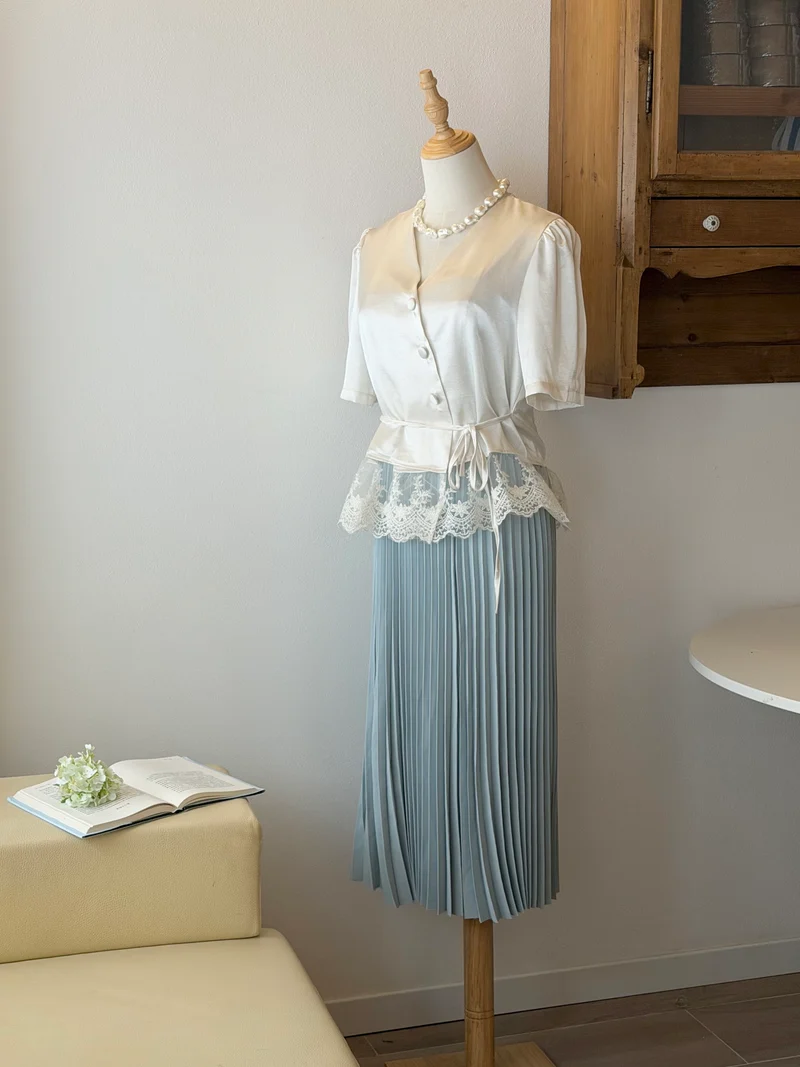 Sky Lace Set | Cardigan in seta e abito plissé