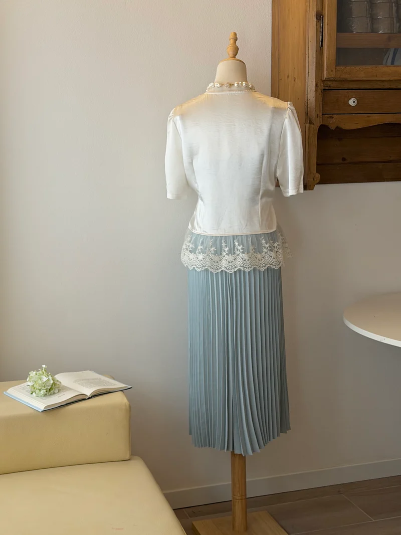 Sky Lace Set | Cardigan in seta e abito plissé