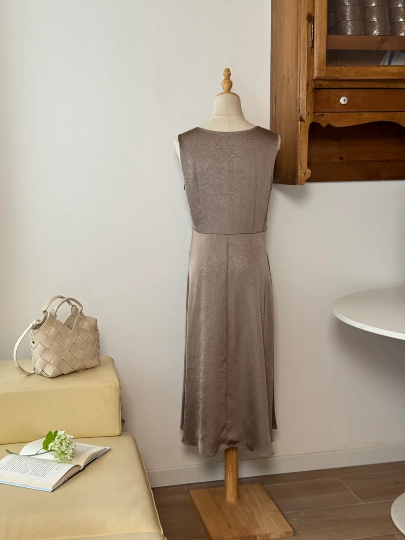 Grey Elegance Dress | Abito midi minimal stile Hepburn