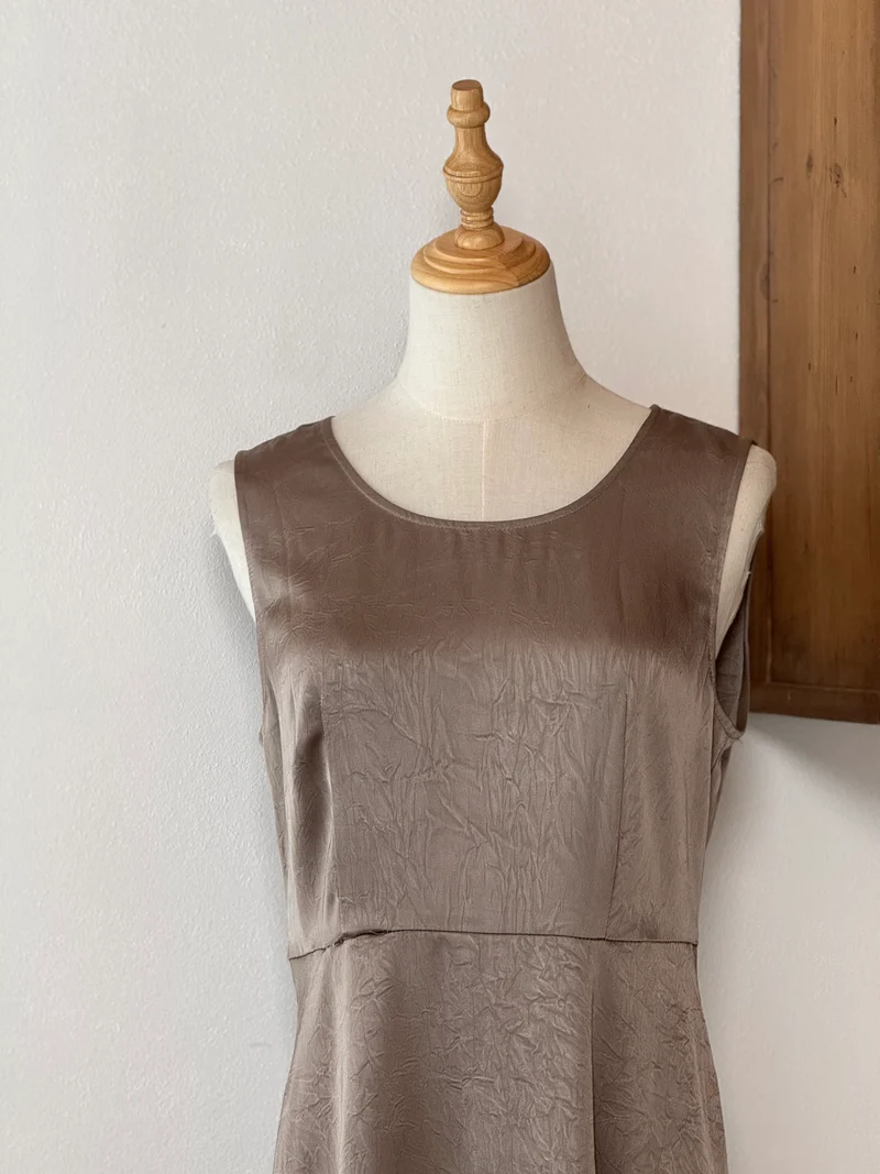 Grey Elegance Dress | Abito midi minimal stile Hepburn