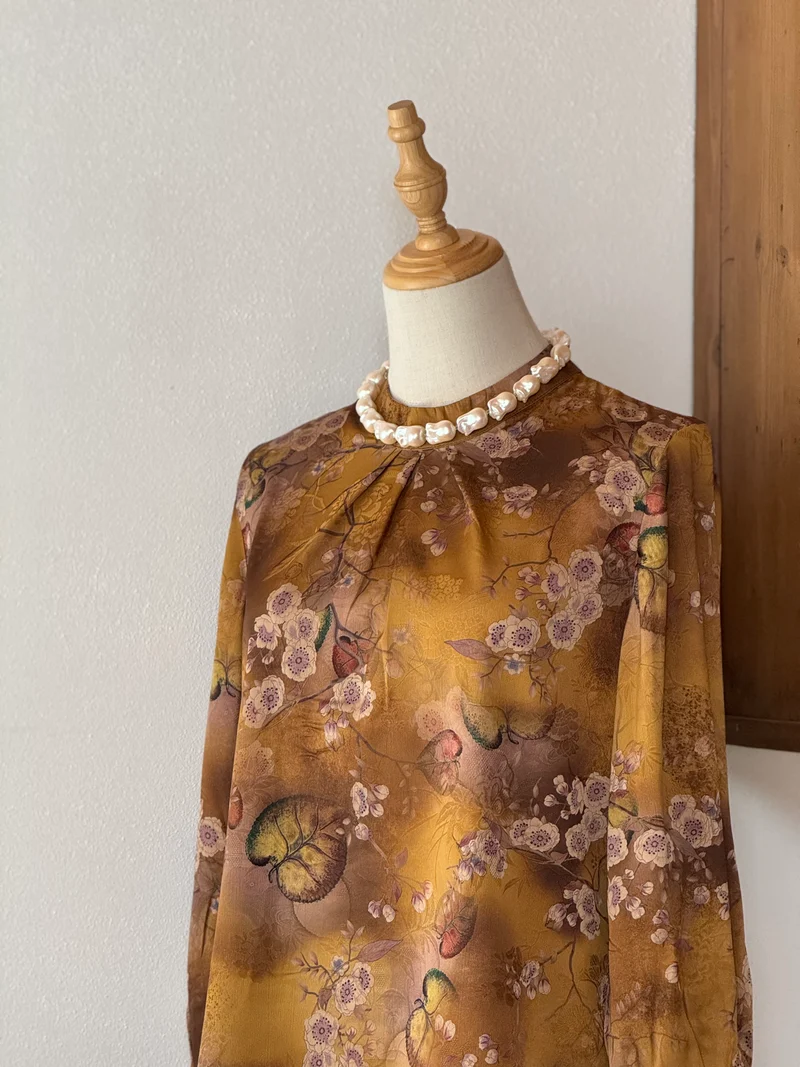 Amber Heritage Set | Camicia stampa orientale e gonna marrone