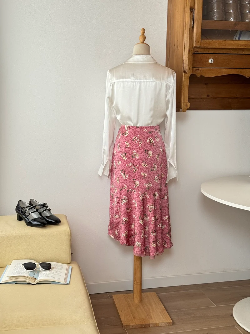 Blush Garden Set | Camicia in acetato e gonna floreale
