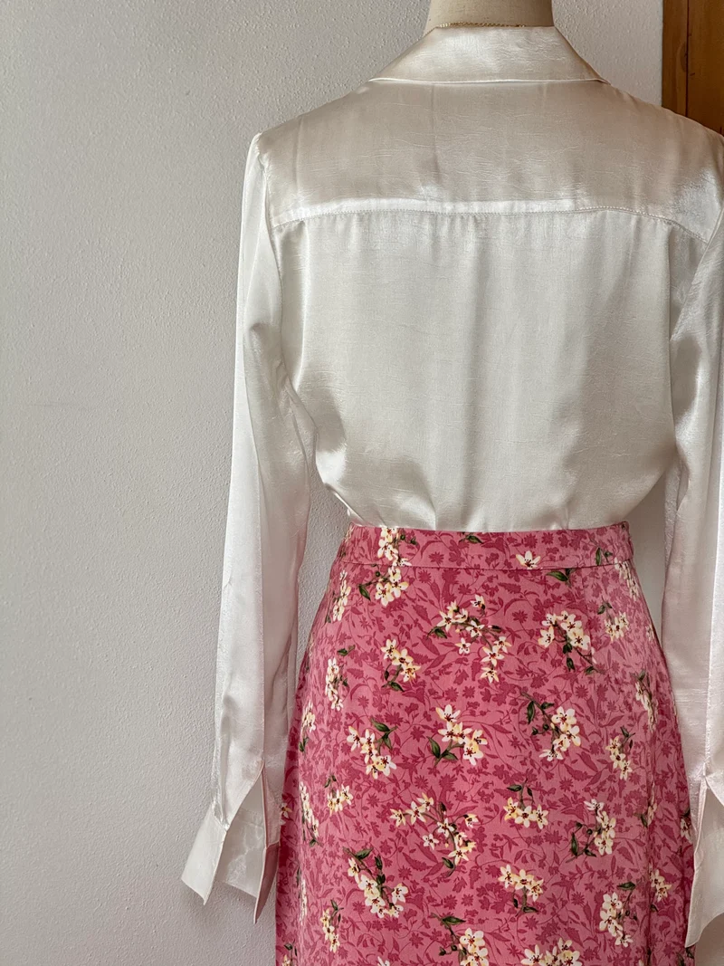 Blush Garden Set | Camicia in acetato e gonna floreale