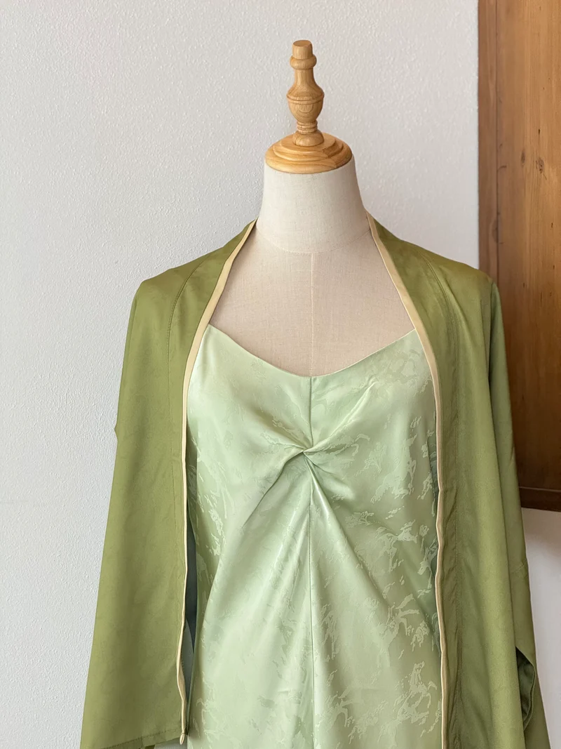 Jade Serenity Set | Set abito in seta e cardigan stile orientale