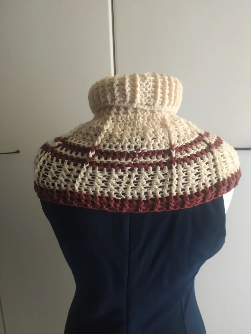 Scaldacollo Viking's Knot di Niky Crochet