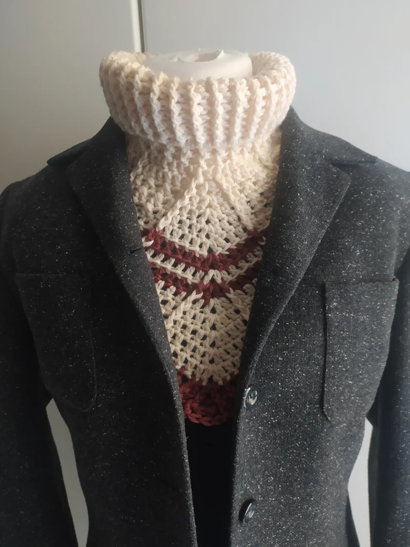 Scaldacollo Viking's Knot di Niky Crochet