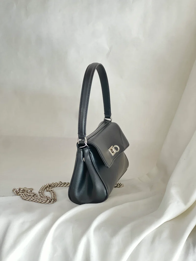 Borsa strutturata in pelle Majiang