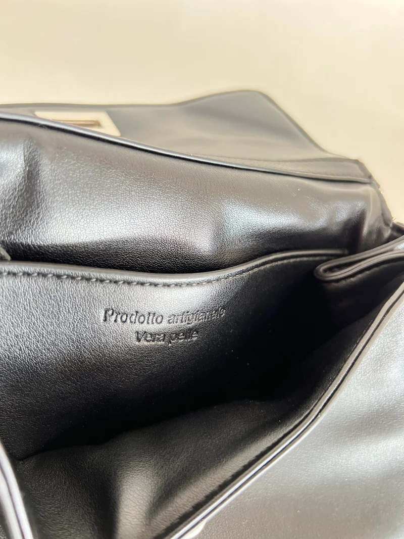 Borsa strutturata in pelle Majiang