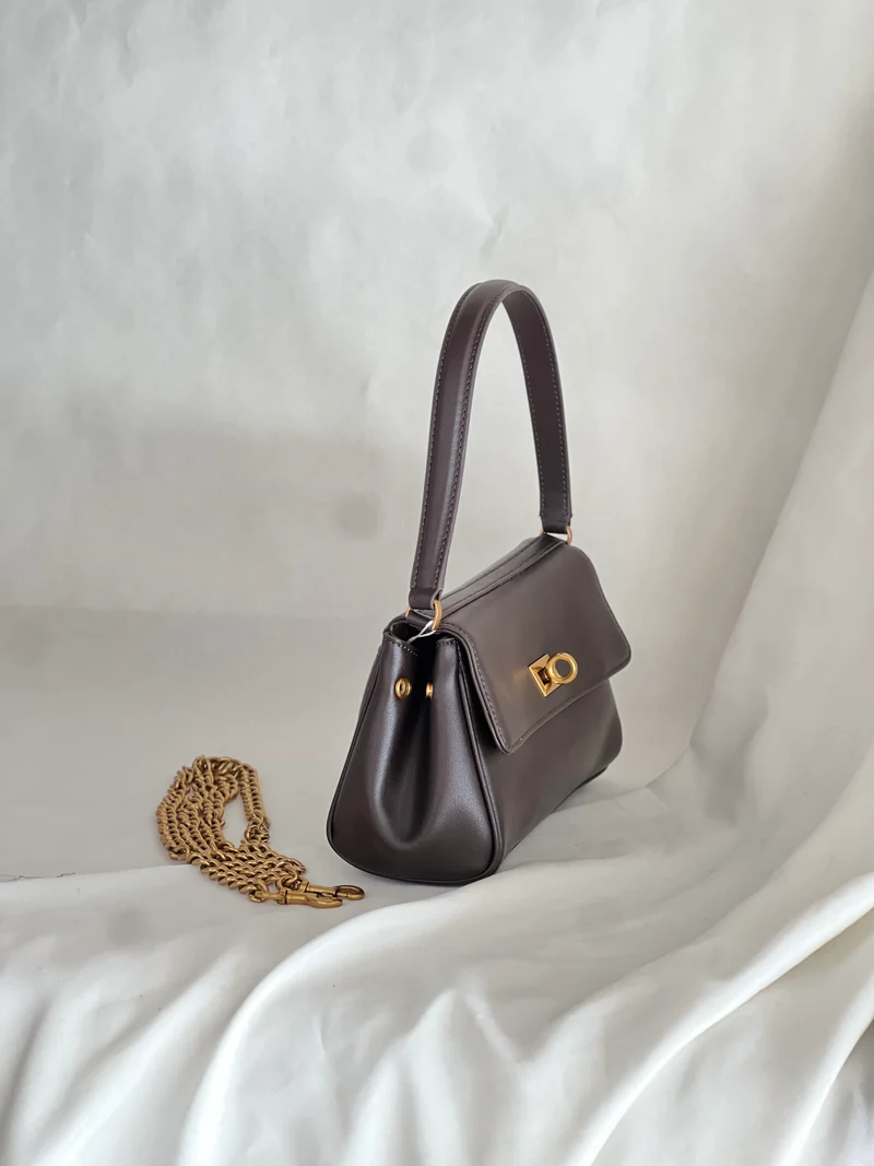 Borsa strutturata in pelle Majiang