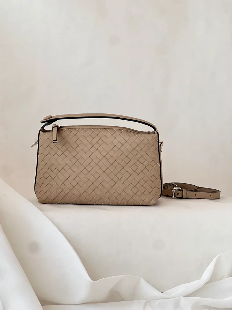 Borsa intrecciata in pelle di agnello – Beige latte