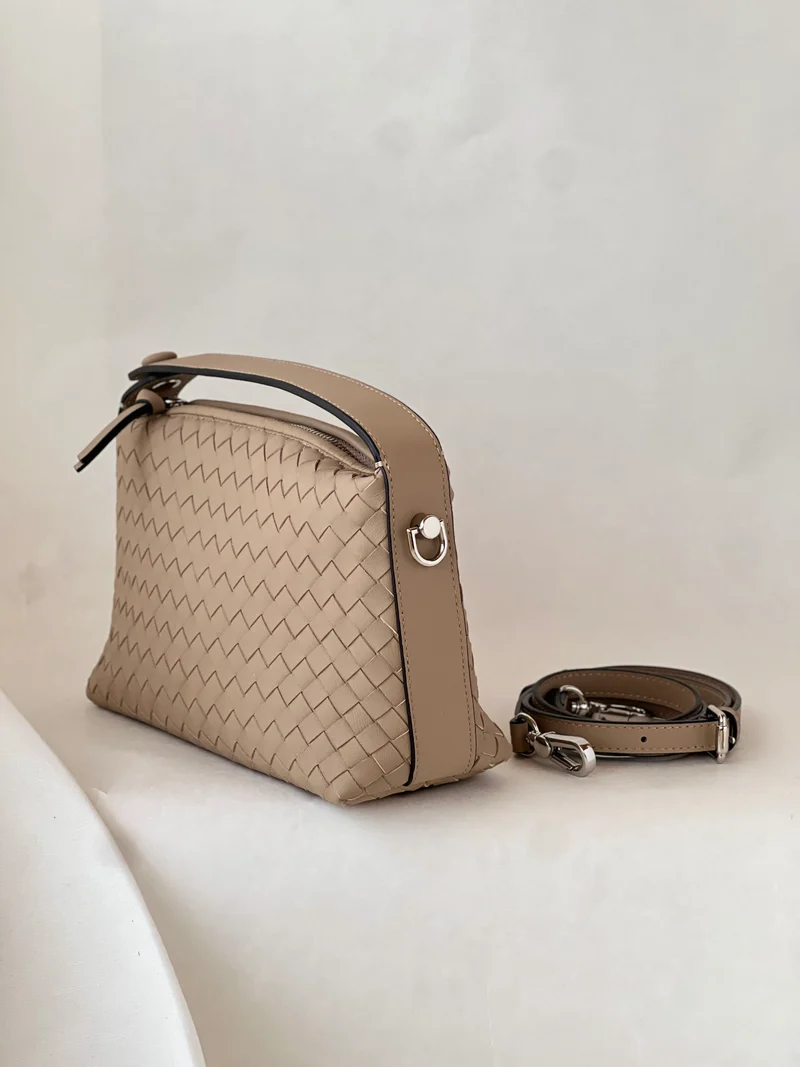 Borsa intrecciata in pelle di agnello – Beige latte