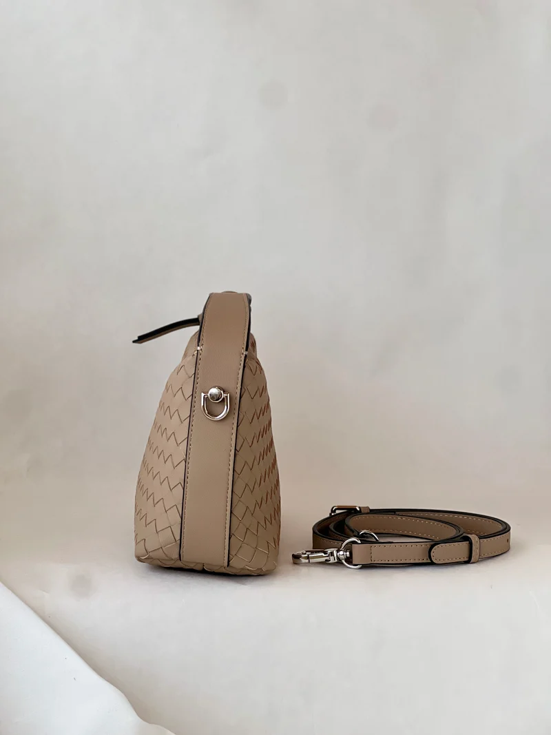 Borsa intrecciata in pelle di agnello – Beige latte