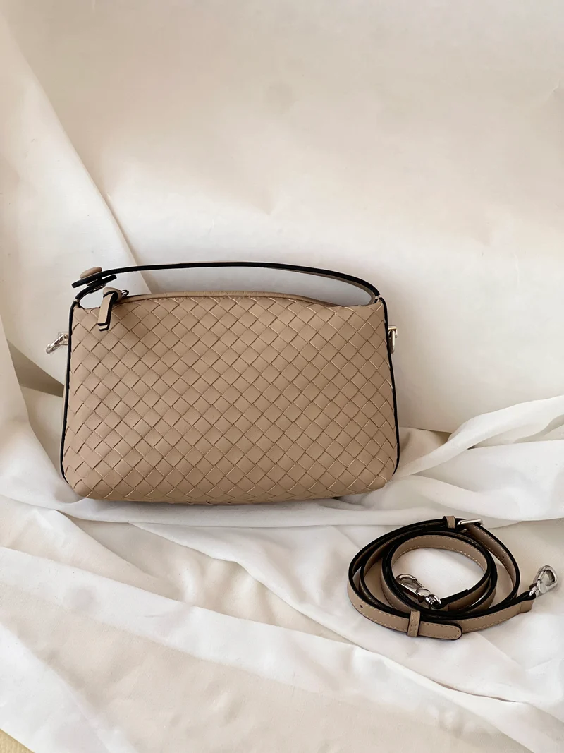 Borsa intrecciata in pelle di agnello – Beige latte