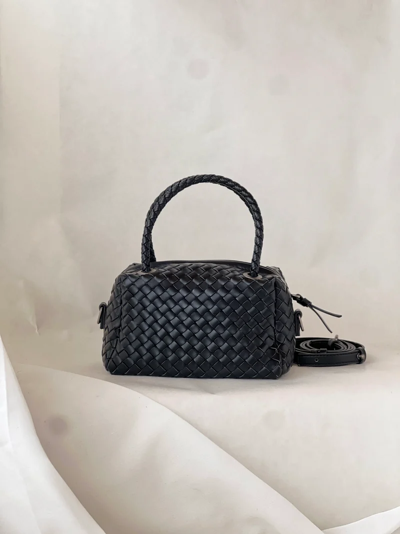 Borsa intrecciata in pelle di agnello