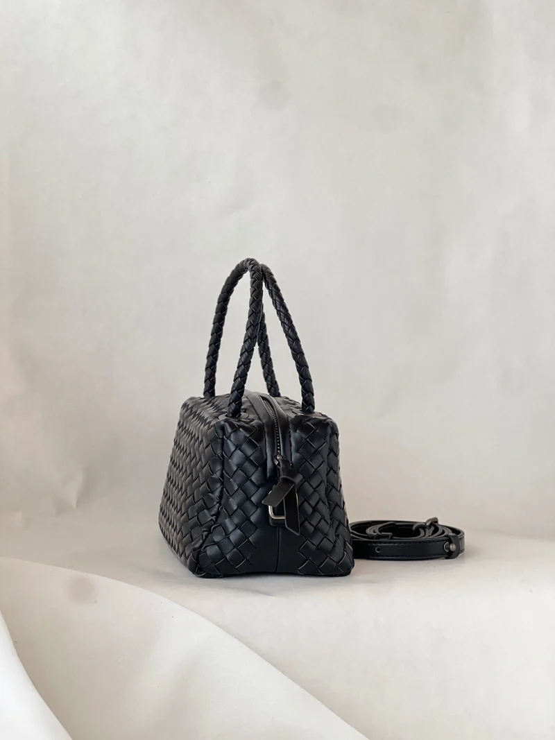 Borsa intrecciata in pelle di agnello