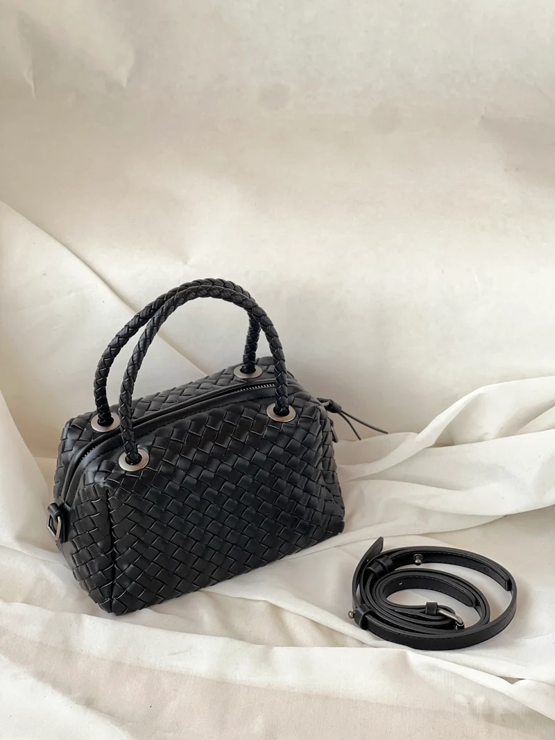 Borsa intrecciata in pelle di agnello
