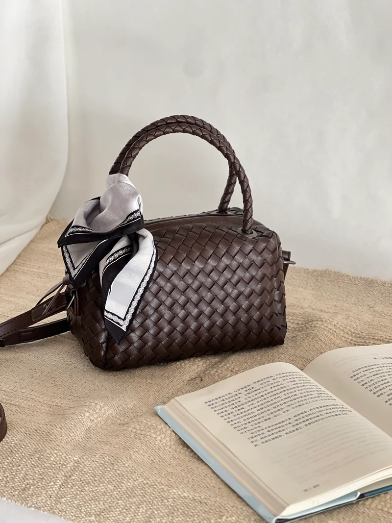 Borsa intrecciata in pelle di agnello