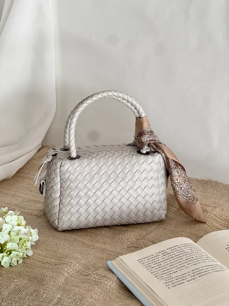 Borsa intrecciata in pelle di agnello
