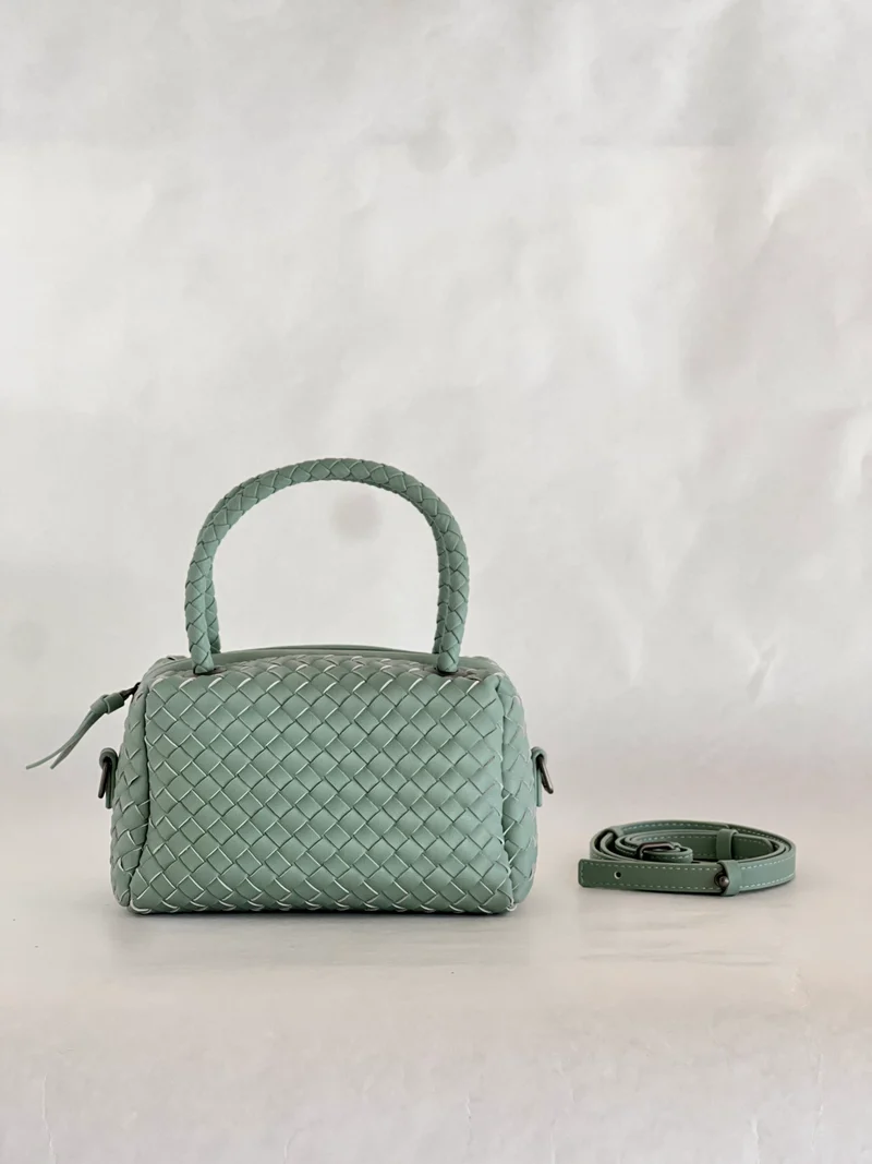 Borsa intrecciata in pelle di agnello
