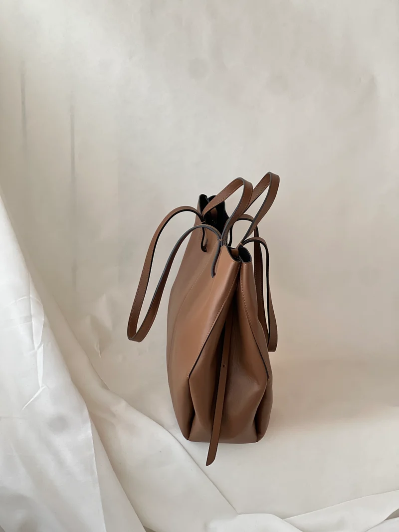 Borsa hobo oversize in pelle di vitello – Caramello