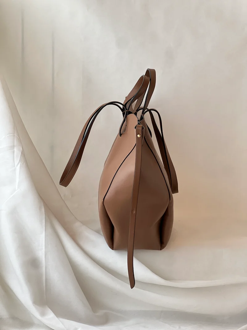 Borsa hobo oversize in pelle di vitello – Caramello
