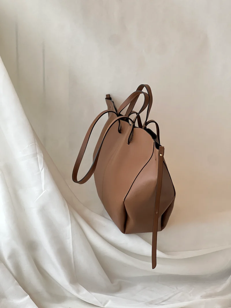 Borsa hobo oversize in pelle di vitello – Caramello