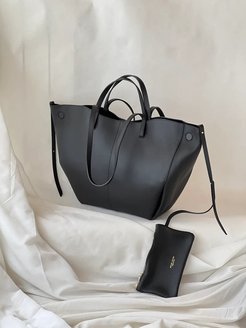Borsa hobo oversize in pelle di vitello – Nero