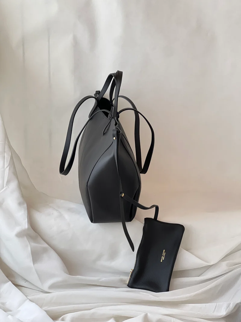 Borsa hobo oversize in pelle di vitello – Nero