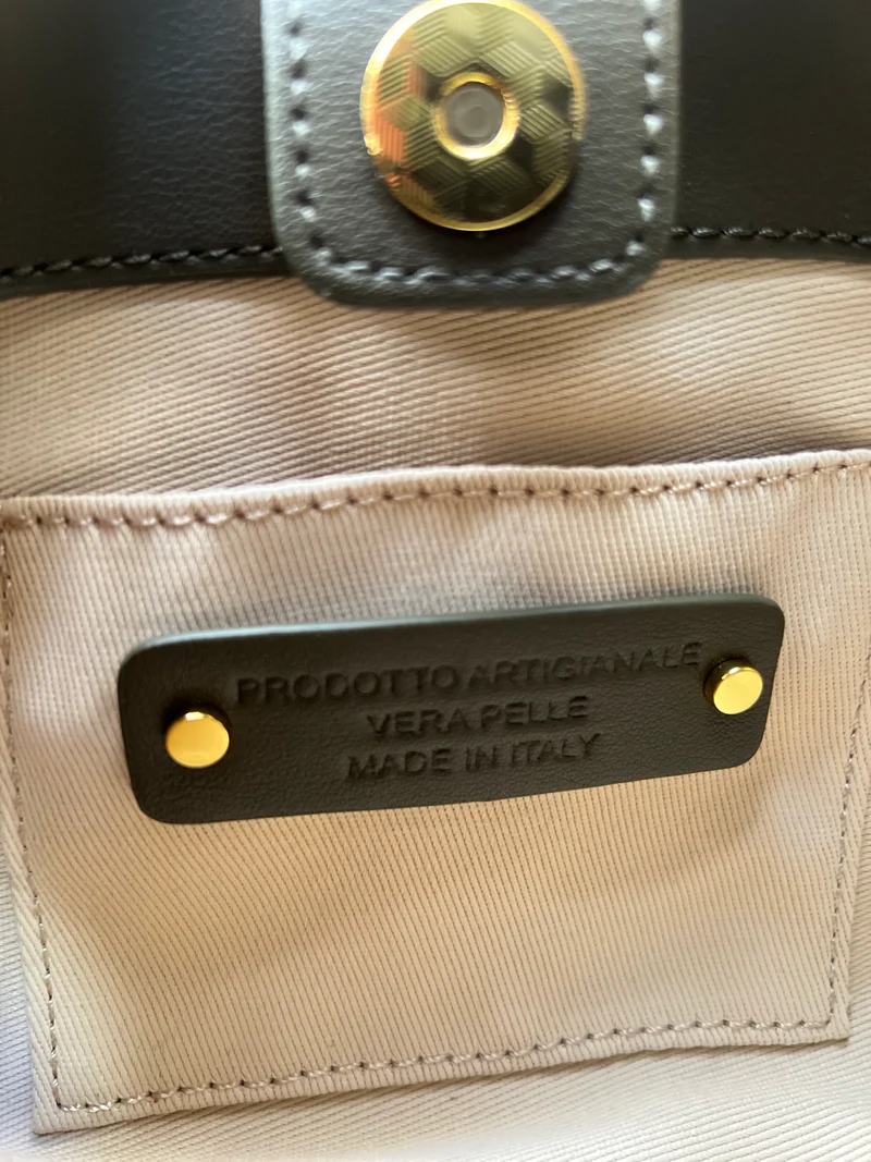 Borsa “Nuvola” in vera pelle – Design scultoreo
