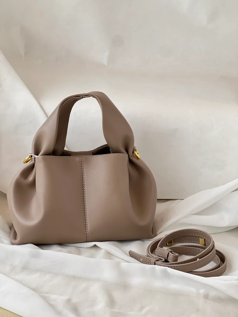 Borsa “Nuvola” in vera pelle – Design scultoreo