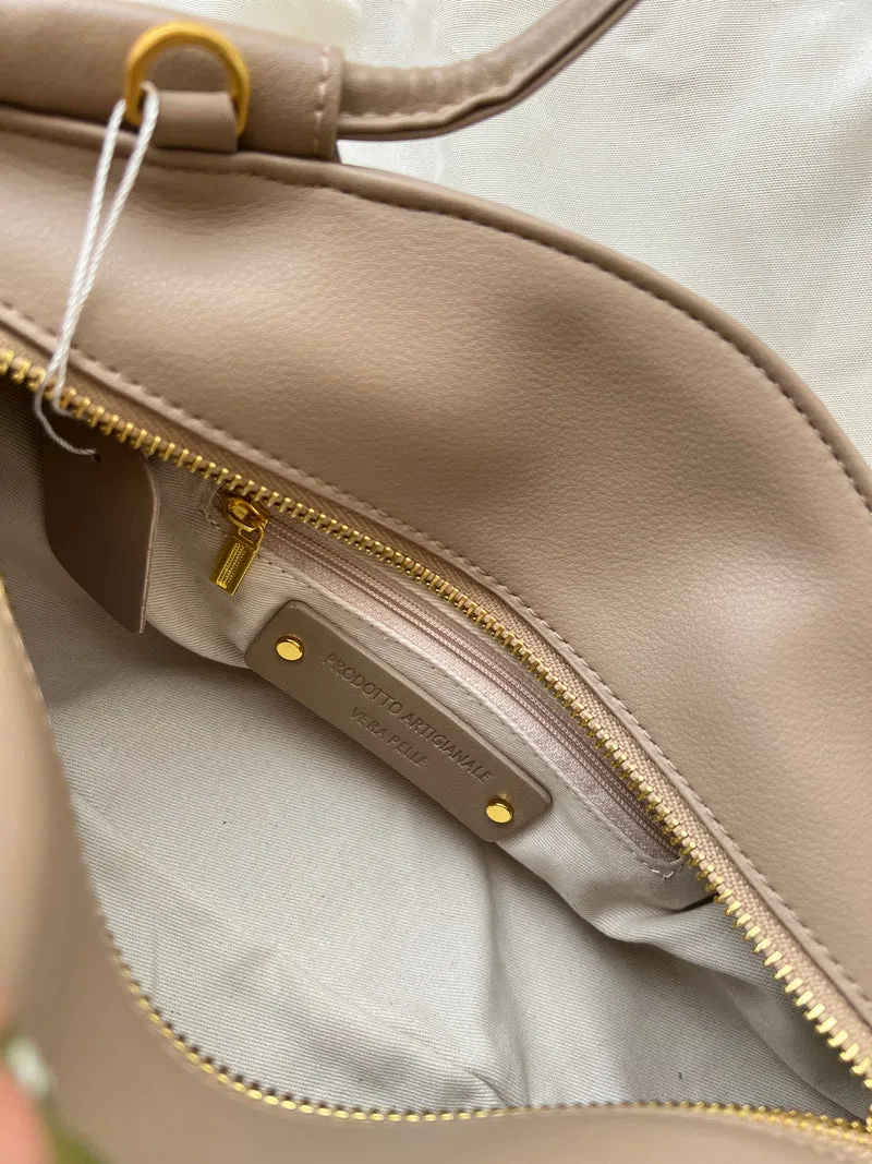 Borsa “Dumpling” in vera pelle – Beige latte