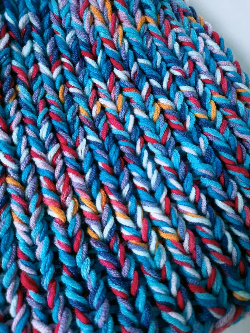 KIT BERRETTO MULTICOLOR 2 MODELLI IN UNO