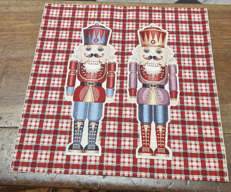 Pannello Fantasia di Natale con Schiaccianoci in Gobelin per Realizzare Cuscini e Borse Hand Made, Misura 47x47cm
