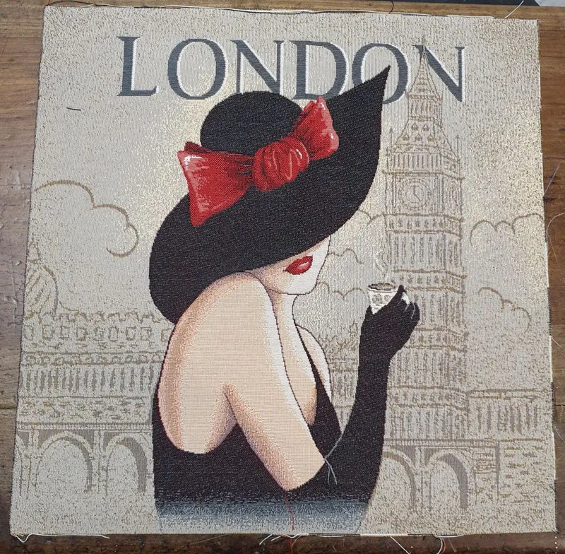 Pannello Fantasia con Donna con Cappello in Gobelin per Realizzare Cuscini e Borse Hand Made, Misura 47x47cm