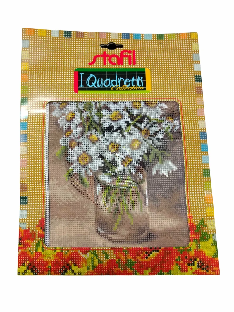 stafil Kit Ricamo Mezzo Punto consente di realizzare un Quadro da ricamare anche a Punto Croce con filati cotone lanato