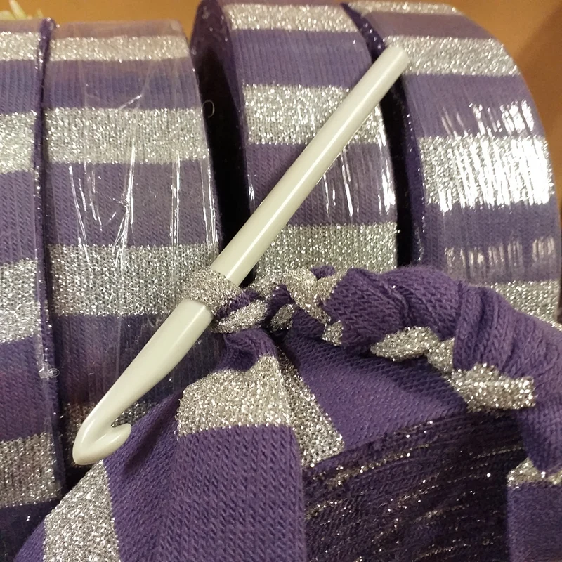Argento e viola fettuccia lurex alta lycra maglina borse uncinetto