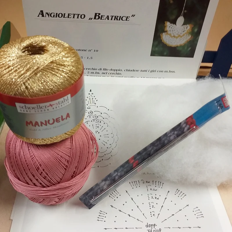 Kit angioletto uncinetto bomboniera schemi filo cotone colorato dorato