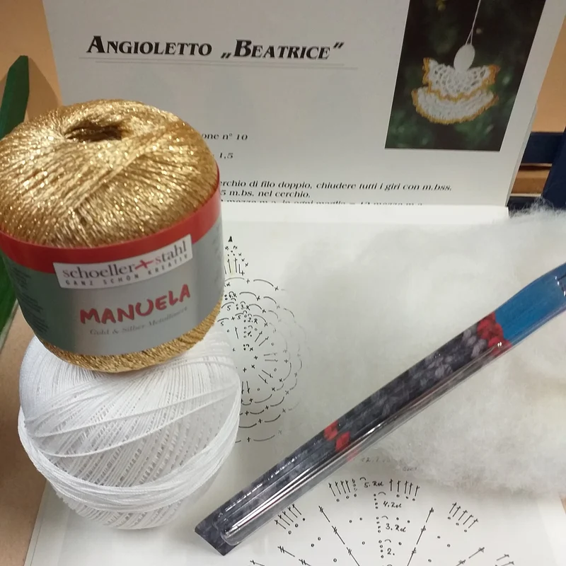 Kit angioletto uncinetto bomboniera schemi filo cotone colorato dorato