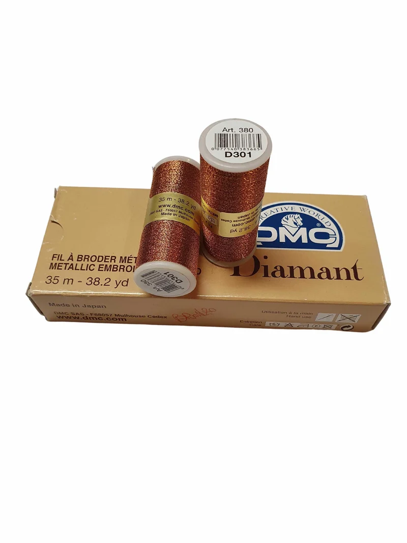Filo da Ricamo Metallizzato Rocchetto da 35 mt DMC Diamant art 380