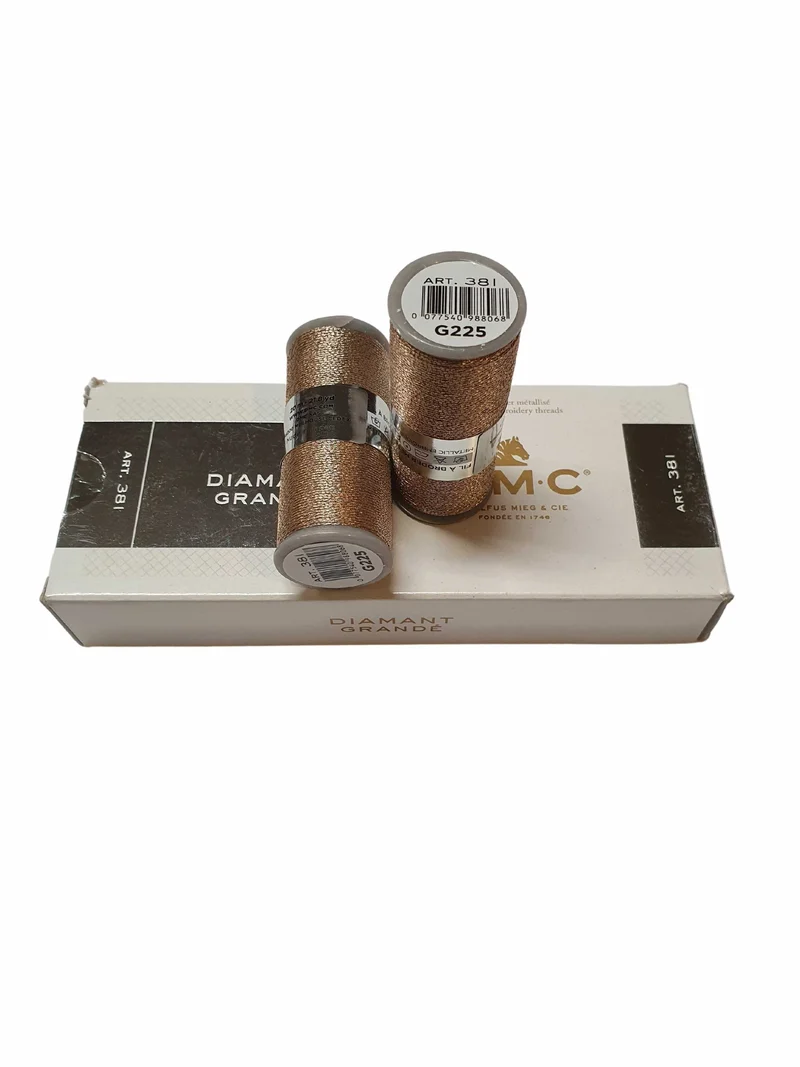 Filo da Ricamo Metallizzato Rocchetto 20 mt DMC Diamant Grandé art 381
